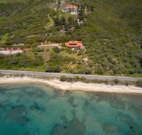 Beachfront villa with huge garden, 3br, Chalkidiki