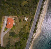 Beachfront villa with huge garden, 3br, Chalkidiki