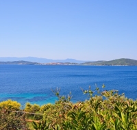 Beachfront villa with huge garden, 3br, Chalkidiki