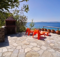 Beachfront villa with huge garden, 3br, Chalkidiki
