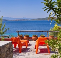 Beachfront villa with huge garden, 3br, Chalkidiki