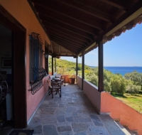 Beachfront villa with huge garden, 3br, Chalkidiki