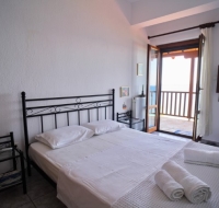 Beachfront villa with huge garden, 3br, Chalkidiki