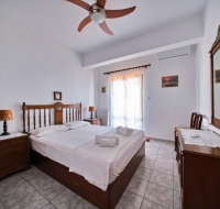 Beachfront villa with huge garden, 3br, Chalkidiki