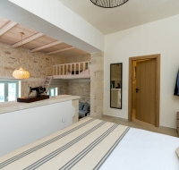 Amvikas: Oinos Suite & Cave, with Jacuzzi-Sitia