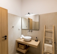Amvikas: Oinos Suite & Cave, with Jacuzzi-Sitia