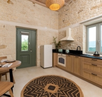 Amvikas: Oinos Suite & Cave, with Jacuzzi-Sitia