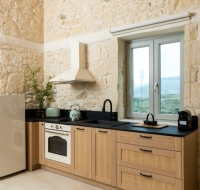 Amvikas: Oinos Suite & Cave, with Jacuzzi-Sitia