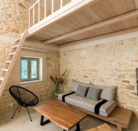 Amvikas: Oinos Suite & Cave, with Jacuzzi-Sitia