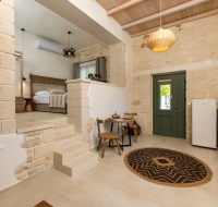 Amvikas: Oinos Suite & Cave, with Jacuzzi-Sitia