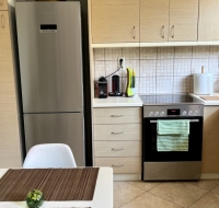 Bright 2bd apt, garden view & parking - Glyfada