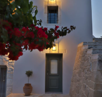 Amvikas: Oinos Suite & Cave, with Jacuzzi-Sitia