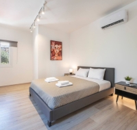 Oculus Irakleous Apt 4