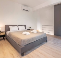 Oculus Irakleous Apt 4