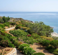 Villa Tequila, 5 bdr exquisite beachfront mansion, Syros