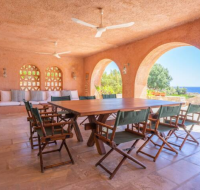 Villa Tequila, 5 bdr exquisite beachfront mansion, Syros