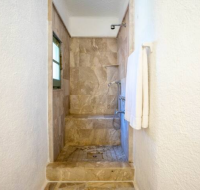 Villa Tequila, 5 bdr exquisite beachfront mansion, Syros