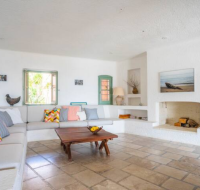 Villa Tequila, 5 bdr exquisite beachfront mansion, Syros