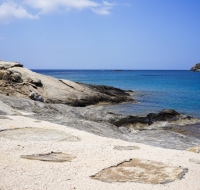 Villa Tequila, 5 bdr exquisite beachfront mansion, Syros