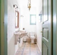 Villa Tequila, 5 bdr exquisite beachfront mansion, Syros