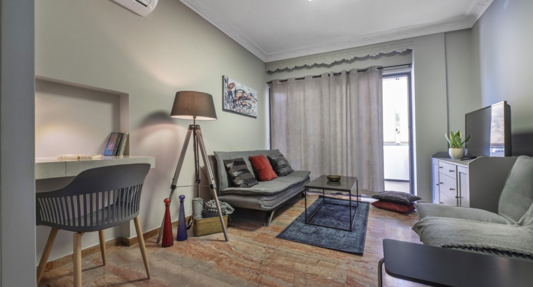 Beautiful apt downtown Glyfada