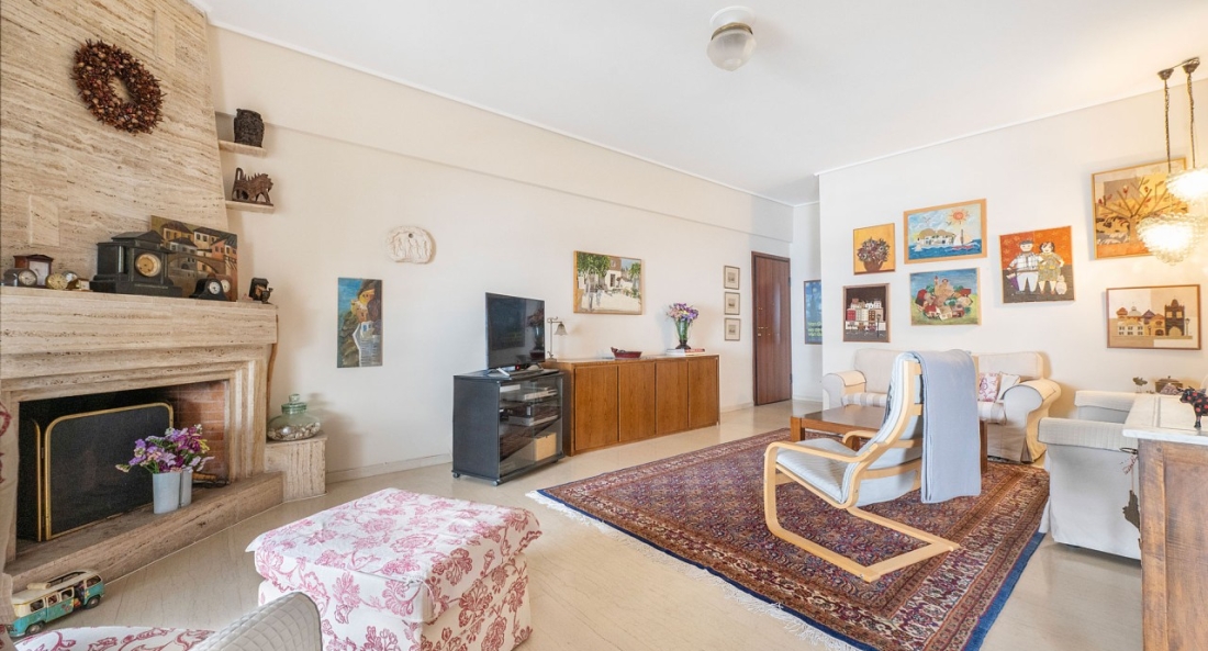 Family Apt in Glyfada-Kyprou